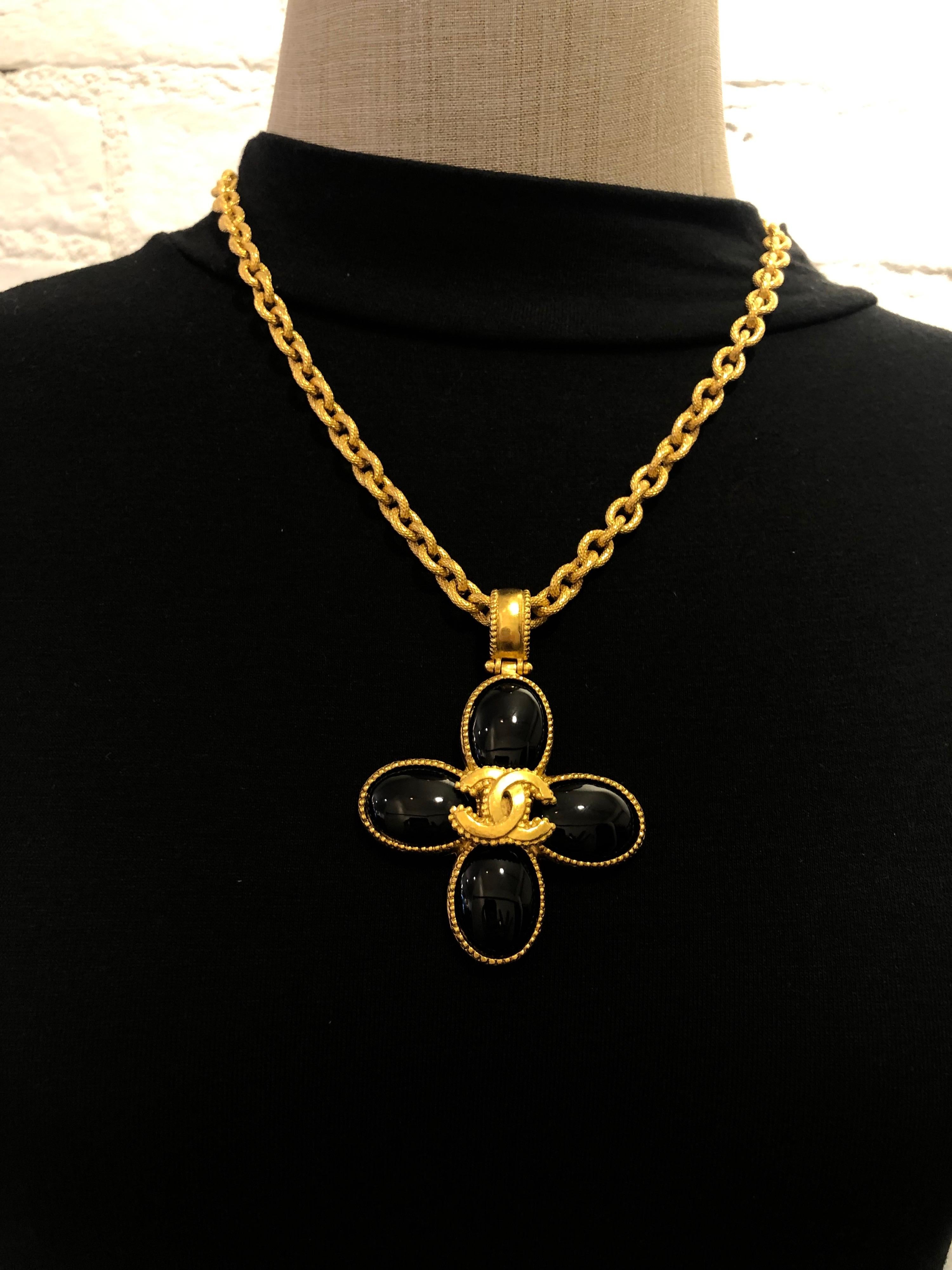 Chanel Resin Black Clover Pendant Necklace | Rent Chanel jewelry for  $55/month - Join Switch